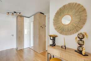 Paris luxury apartment Eiffel Tower View