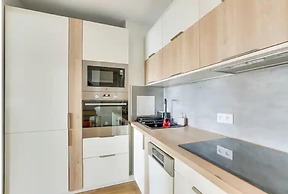 Paris luxury apartment Eiffel Tower View