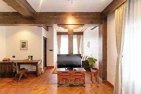 Uma Residence & Suites