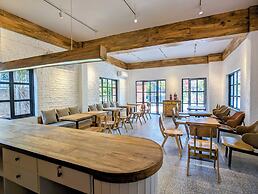 Uma Residence & Suites