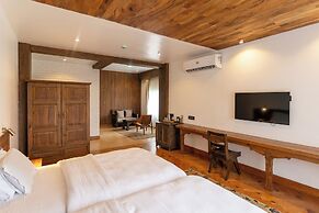 Uma Residence & Suites