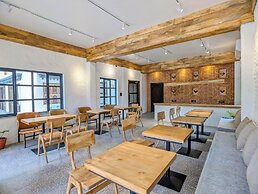 Uma Residence & Suites