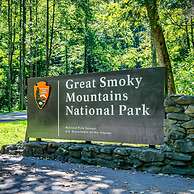 Pigeon Forge I Hot tub I Theatre I Walk to Parkway