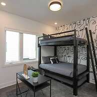 Spacious 4BR Minutes From Broadway- Sleeps 14