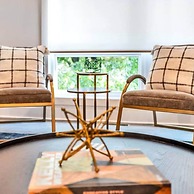 Spacious 4BR Minutes From Broadway- Sleeps 14