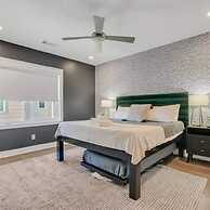 Spacious 4BR Minutes From Broadway- Sleeps 14