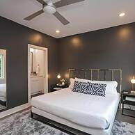 Spacious 4BR Minutes From Broadway- Sleeps 14