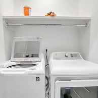 Spacious 4BR Minutes From Broadway- Sleeps 14