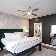 Spacious 4BR Minutes From Broadway- Sleeps 14