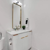 Spacious 4BR Minutes From Broadway- Sleeps 14