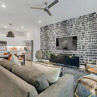 Spacious 4BR Minutes From Broadway- Sleeps 14