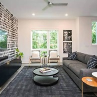 Spacious 4BR Minutes From Broadway- Sleeps 14