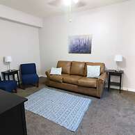 Windsor Park Pad apt 2 min to Mass Ave With AC