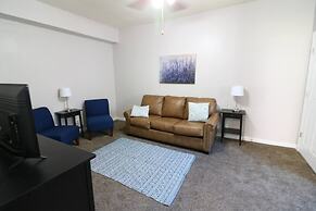 Windsor Park Pad apt 2 min to Mass Ave With AC