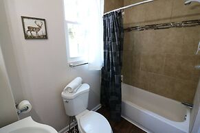 Windsor Park Pad apt 2 min to Mass Ave With AC