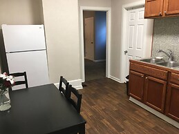 Windsor Park Pad apt 2 min to Mass Ave With AC