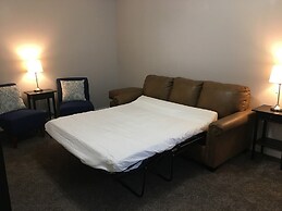 Windsor Park Pad apt 2 min to Mass Ave With AC