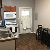 Windsor Park Pad apt 2 min to Mass Ave With AC