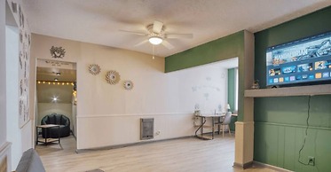 Artistic 1BR - APT - Near Downtown Mass Ave