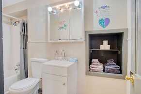 Artistic 1BR - APT - Near Downtown Mass Ave