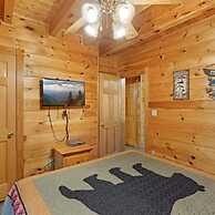 Minutes to Parkway I Pigeon Forge Sleeps 14 5BR
