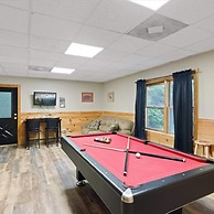 Minutes to Parkway I Pigeon Forge Sleeps 14 5BR