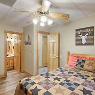 Minutes to Parkway I Pigeon Forge Sleeps 14 5BR