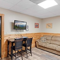 Minutes to Parkway I Pigeon Forge Sleeps 14 5BR