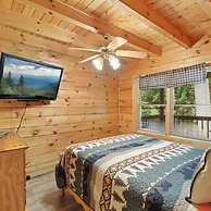Minutes to Parkway I Pigeon Forge Sleeps 14 5BR