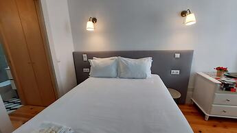 Downtown Charming by Vacationy