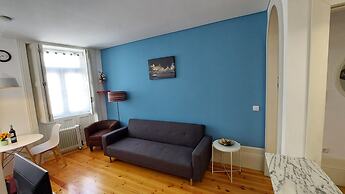 Downtown Charming by Vacationy