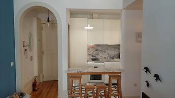 Downtown Charming by Vacationy