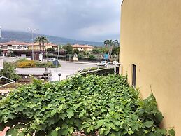 Cozy Apartment in Taormina for 4 Guests - Fondachello