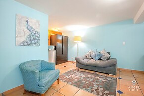Cozy Stay 2 blocks from the beach
