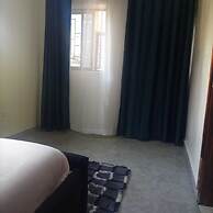 Lux Suites The Almond Apartments Ruaka