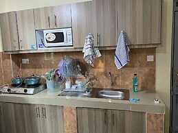 Lux Suites The Almond Apartments Ruaka