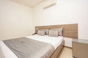 Novus Laureles