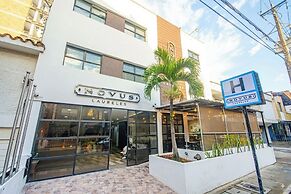 Novus Laureles