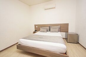 Novus Laureles