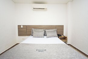 Novus Laureles