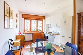 Colonna Classic Style Apartment