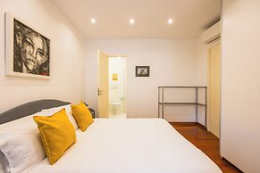 Colonna Classic Style Apartment