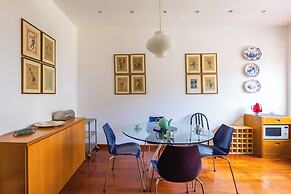 Colonna Classic Style Apartment
