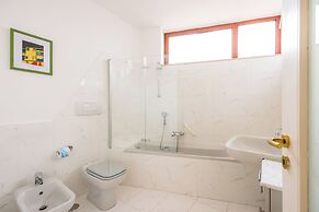 Colonna Classic Style Apartment