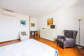 Colonna Classic Style Apartment