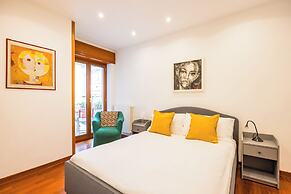 Colonna Classic Style Apartment