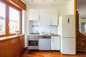 Colonna Classic Style Apartment