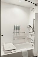 Courtyard by Marriott Milwaukee Brookfield at Poplar Creek