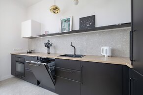 Family Apartment in Center by Renters