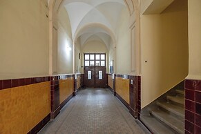 Family Apartment in Center by Renters